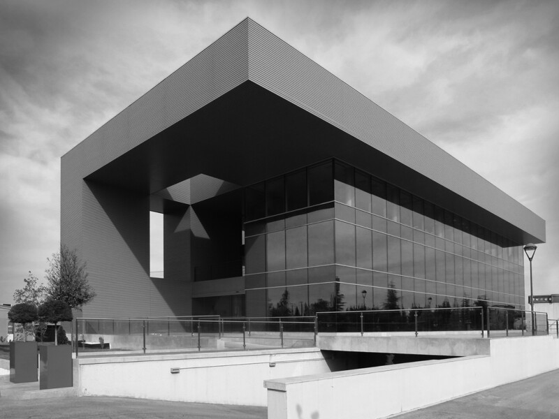 Oficinas_EspacioRackMadrid_ByN Oficinas Empresa de Servicios Cloud líder en España
